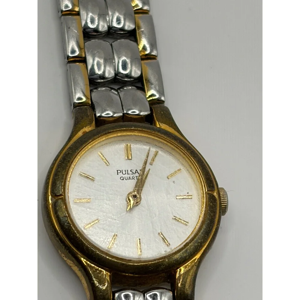 Pulsar V810 0760‎ Quartz Movement Japan Base Metal Stainless Steel Back Watch